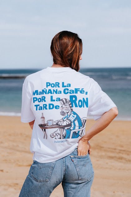 Camiseta "Llévame a Sevilla" - Pachanga Club x VÍBRALO. - Pachanga Club